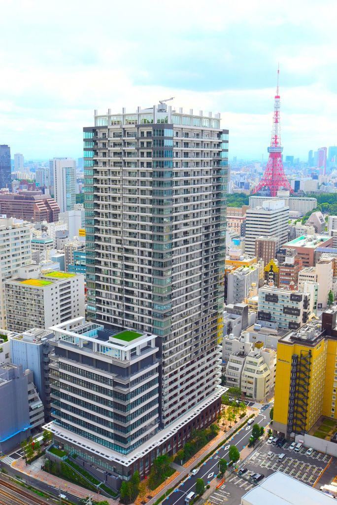 2LDK apartment in Minato Ward, Tokyo - Photo 1