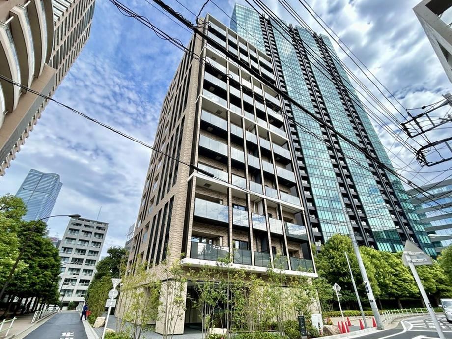 2LDK apartment in Minato Ward, Tokyo - Photo 1