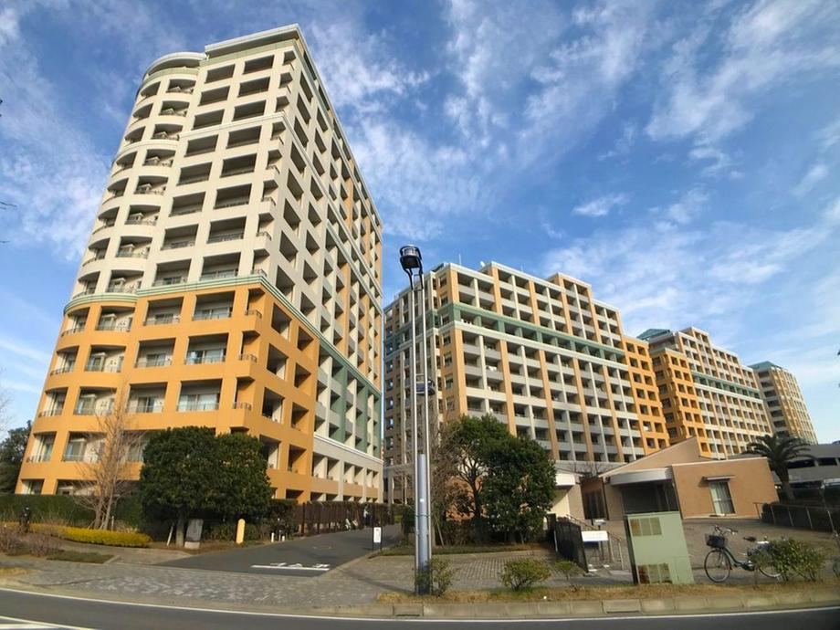 4LDK apartment in Urayasu, Chiba - Photo 1