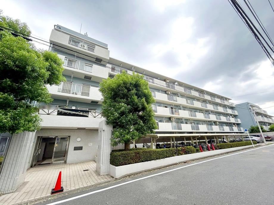 3LDK apartment in Tsurumi Ward, Yokohama, Kanagawa - Photo 1