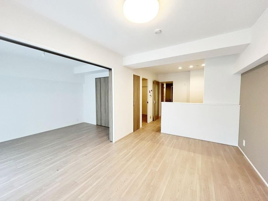 2LDK+S apartment in Suita, Osaka - Photo 1