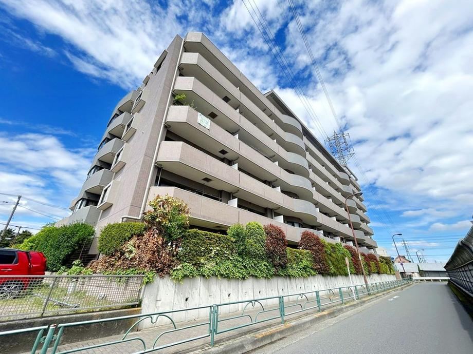 3LDK apartment in Fuchu, Tokyo - Photo 1