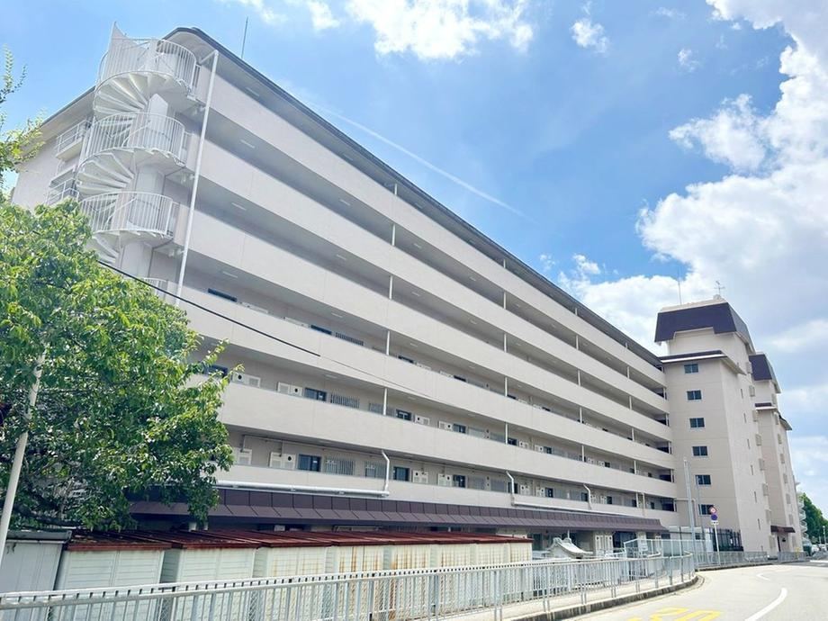 3LDK apartment in Mino, Osaka - Photo 1