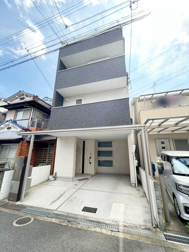 4LDK+S house in Hirakata, Osaka - Photo 1