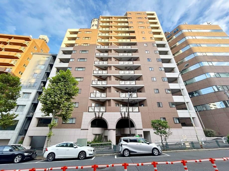 studio apartment in Shinjuku Ward, Tokyo - Photo 1