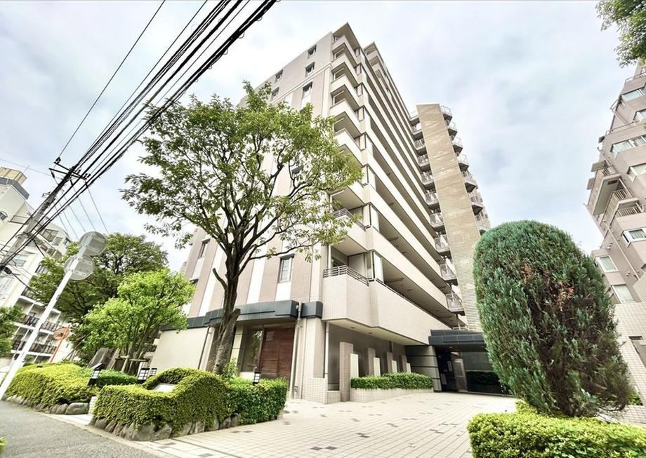 2LDK apartment in Toshima Ward, Tokyo - Photo 1