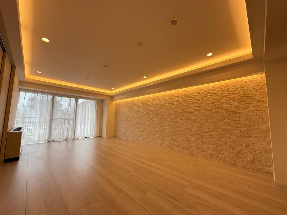 3LDK apartment in Shibuya Ward, Tokyo - Photo 1