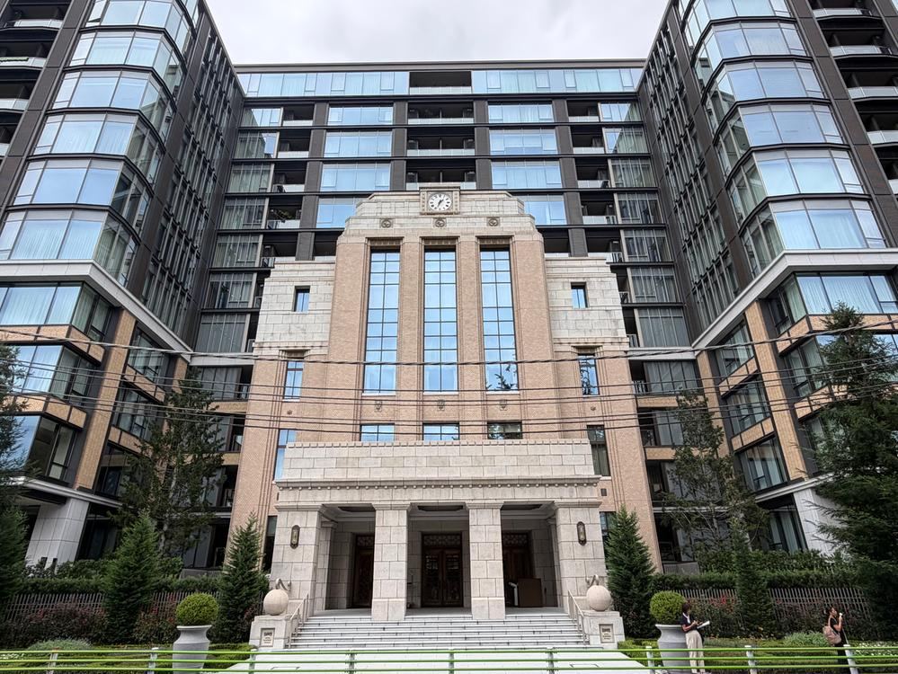 2LDK apartment in Minato Ward, Tokyo - Photo 1