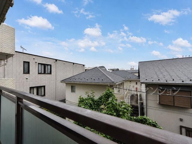 2LDK apartment in Nakano Ward, Tokyo - Photo 1