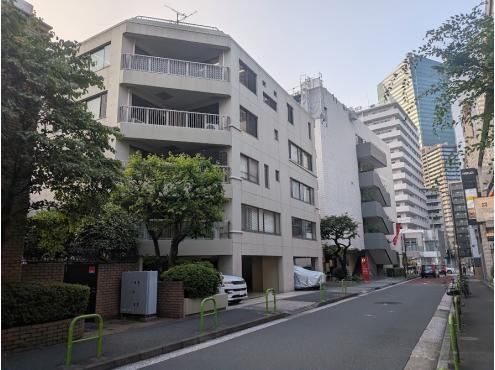 2LDK apartment in Minato Ward, Tokyo - Photo 1