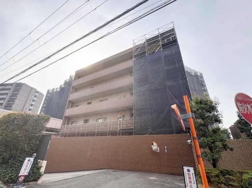 4LDK apartment in Suita, Osaka - Photo 1