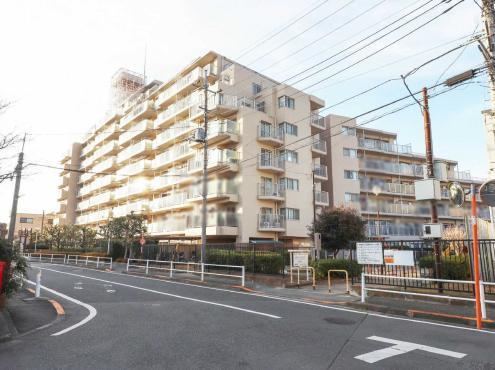 3LDK apartment in Higashimurayama, Tokyo - Photo 1