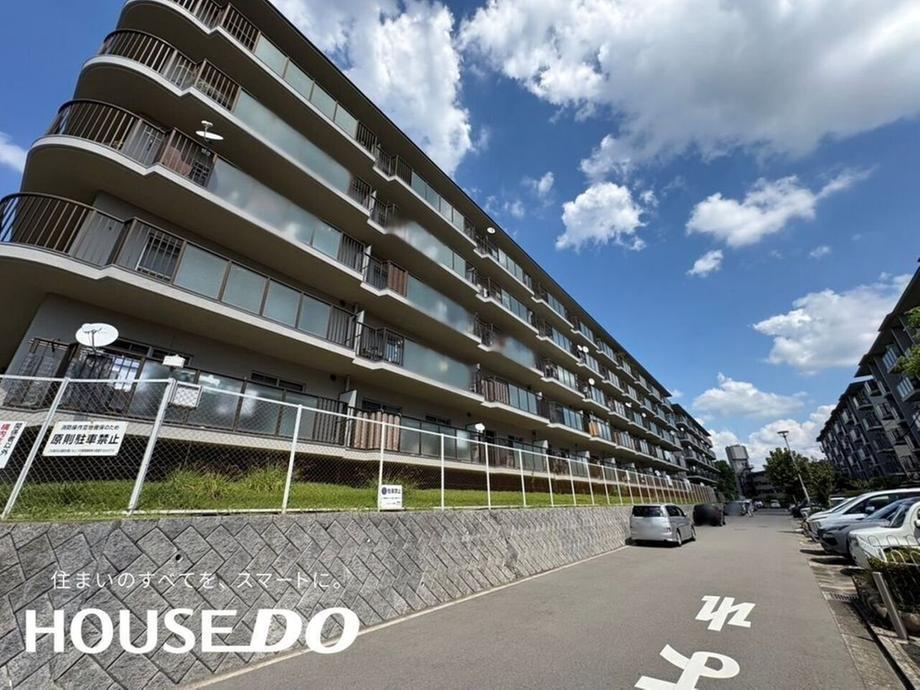 4LDK apartment in Takatsuki, Osaka - Photo 1