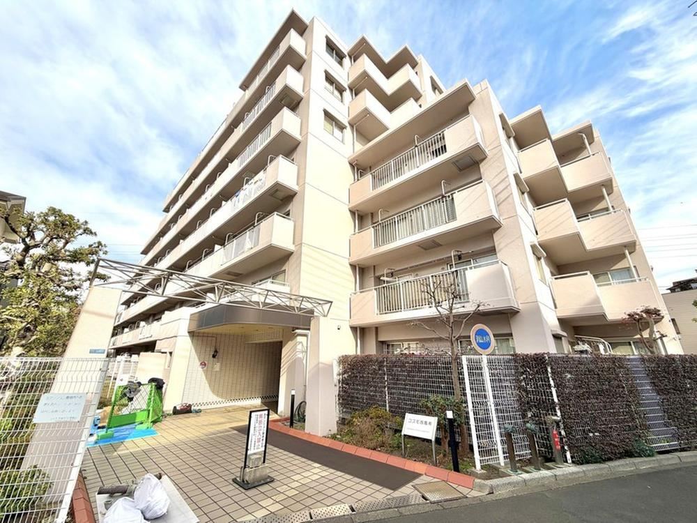 3LDK apartment in Katsushika Ward, Tokyo - Photo 1