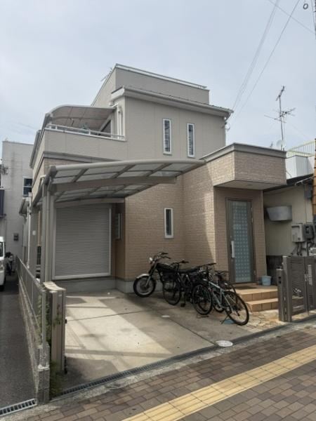 4LDK house in Yao, Osaka - Photo 1