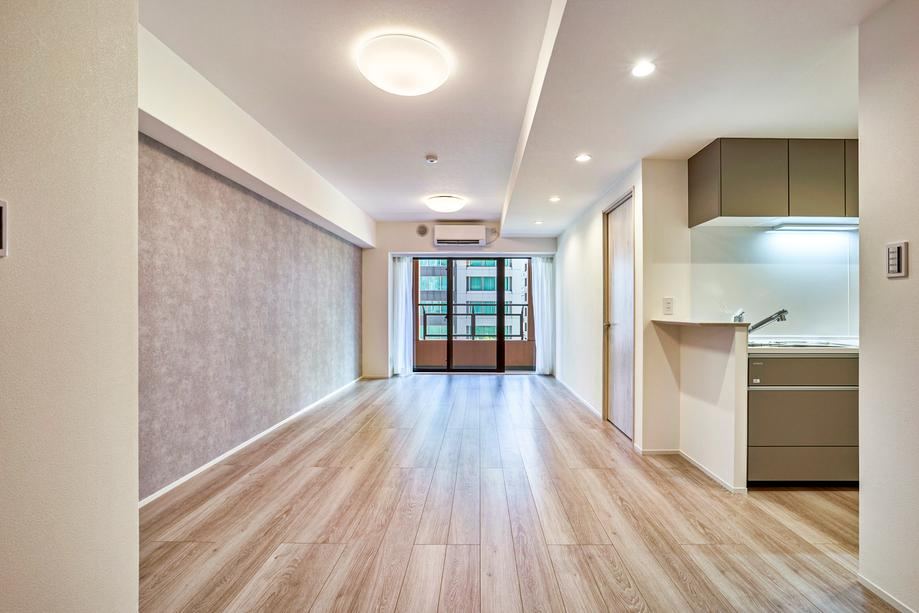2LDK+S apartment in Chuo Ward, Tokyo - Photo 1