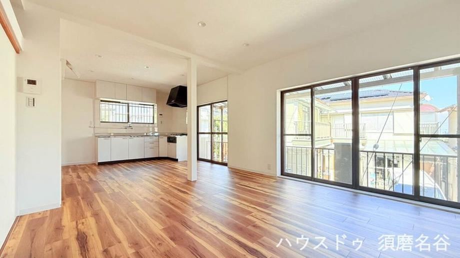 4LDK house in Suma Ward, Kobe, Hyogo - Photo 1