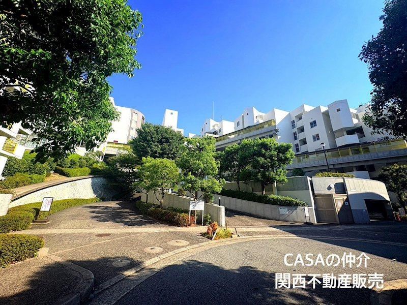 4LDK+S apartment in Suita, Osaka - Photo 1