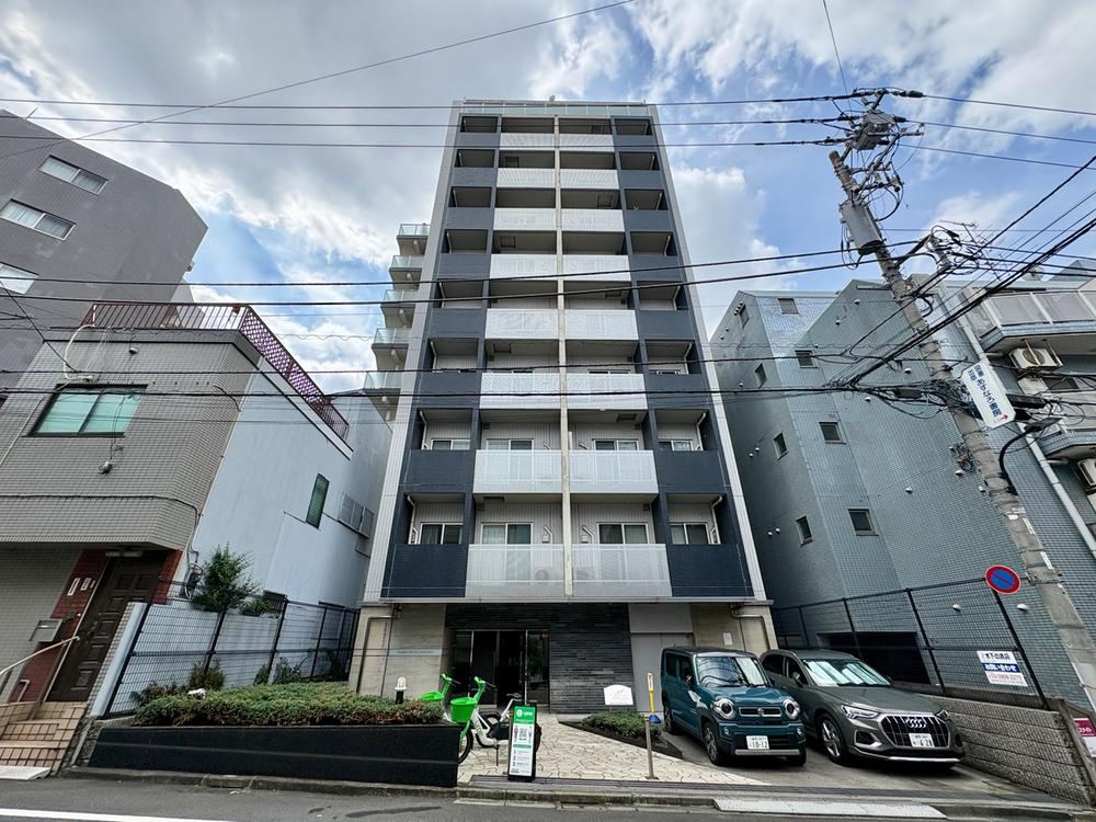 1LDK apartment in Shinjuku Ward, Tokyo - Photo 1