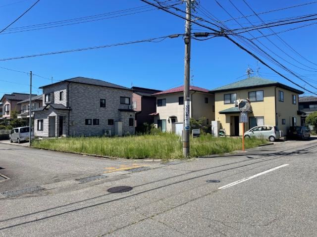 231 m² land in Tsubata, Kahoku District, Ishikawa - Photo 1