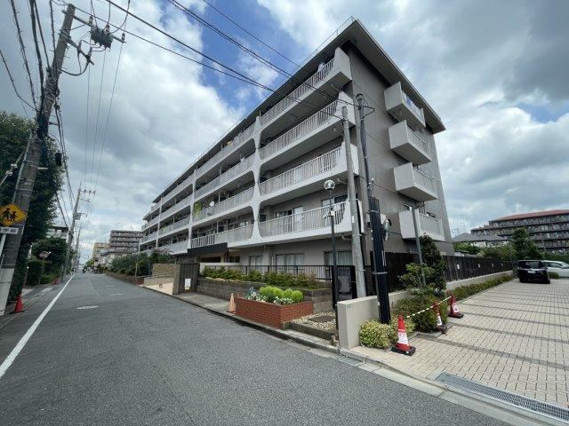 4LDK apartment in Funabashi, Chiba - Photo 1