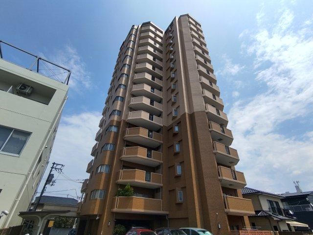 3LDK+S apartment in Nishi Ward, Hiroshima - Photo 1