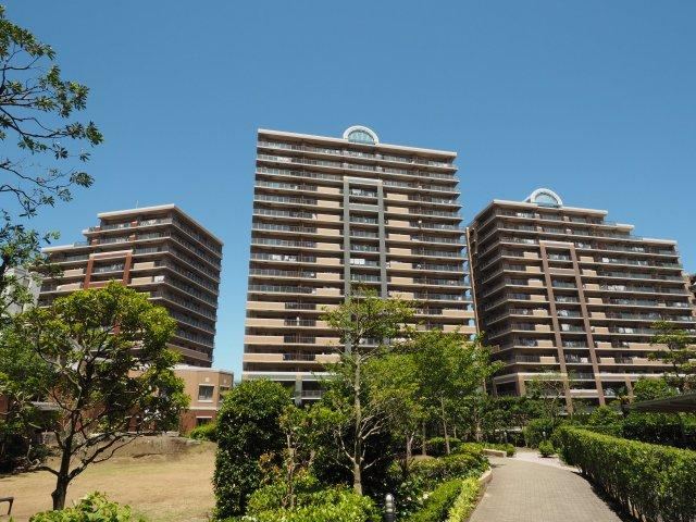 3LDK apartment in Urayasu, Chiba - Photo 1