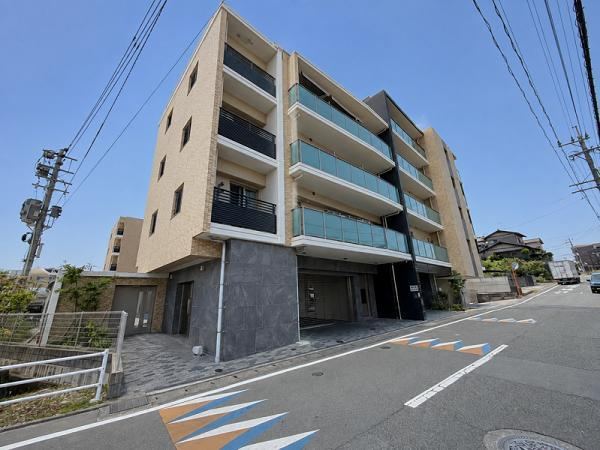 3LDK apartment in Kasuga, Fukuoka - Photo 1