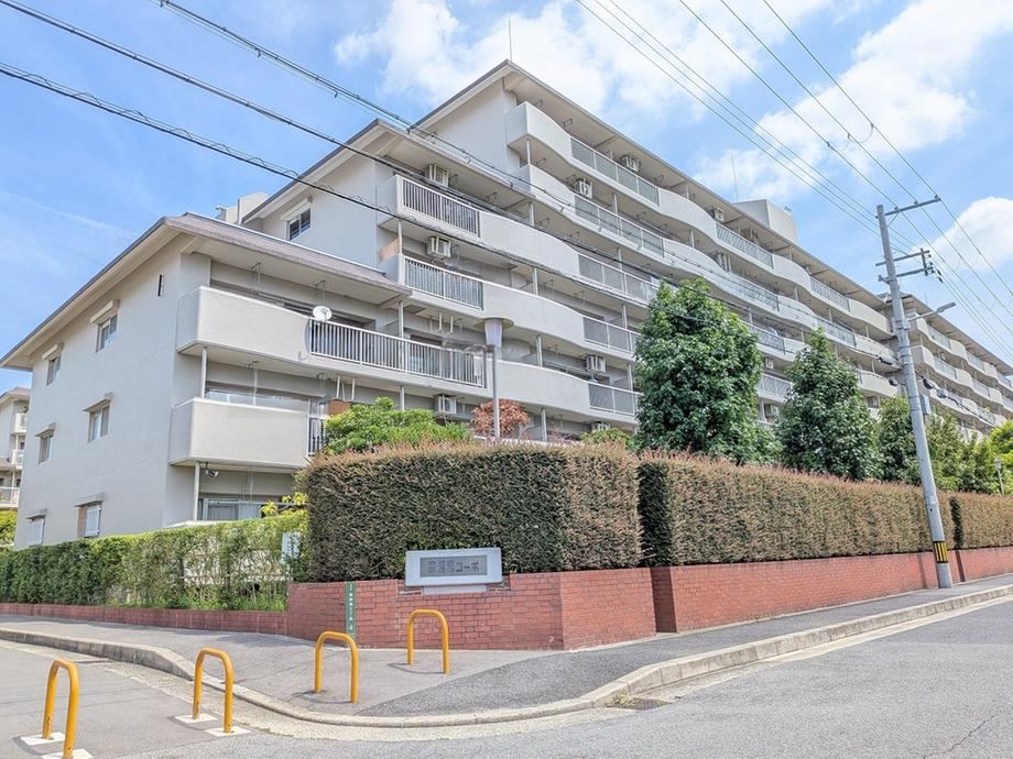 5LDK apartment in Joto Ward, Osaka - Photo 1