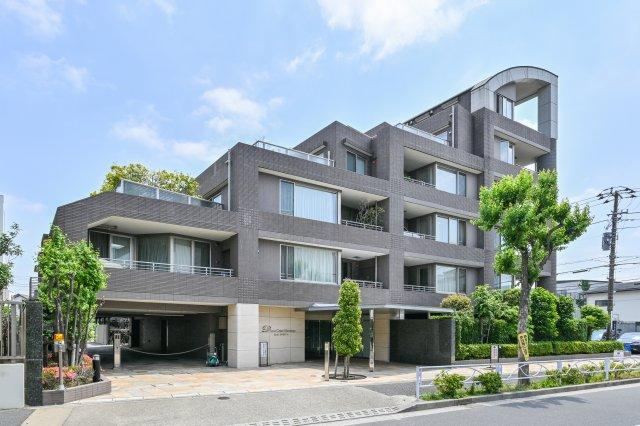 2LDK+S apartment in Meguro Ward, Tokyo - Photo 1