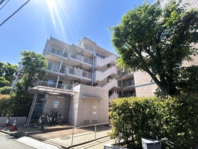3LDK apartment in Sumida Ward, Tokyo - Photo 1