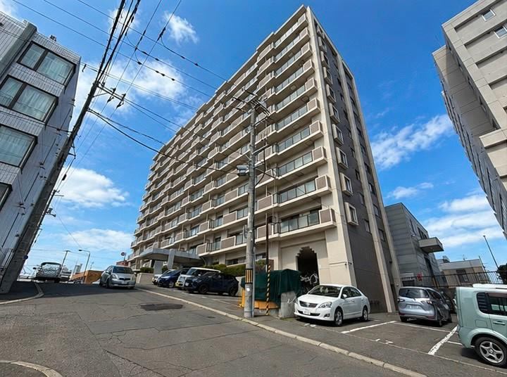 3LDK apartment in Shiroishi Ward, Sapporo, Hokkaido - Photo 1