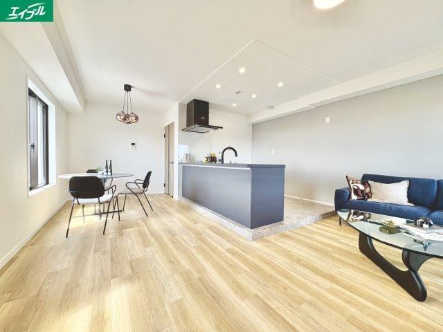 2LDK apartment in Owariasahi, Aichi - Photo 1