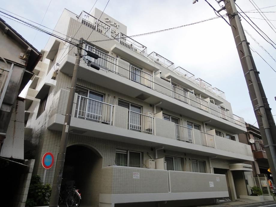 2DK apartment in Katsushika Ward, Tokyo - Photo 1