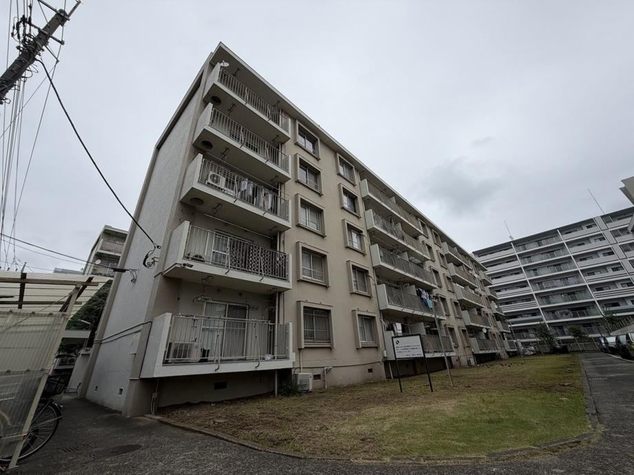 2LDK apartment in Mitaka, Tokyo - Photo 1