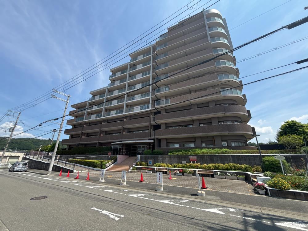 2LDK apartment in Kawanishi, Hyogo - Photo 1