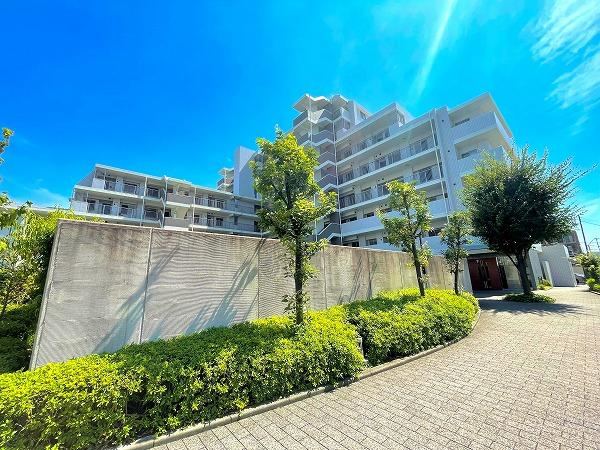 2LDK apartment in Funabashi, Chiba - Photo 1