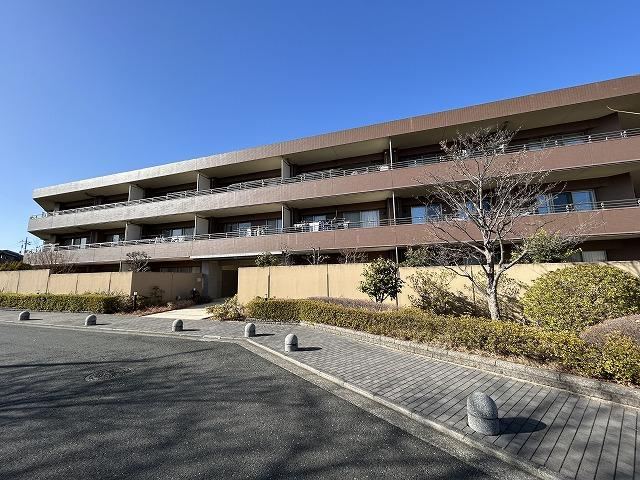 3LDK+S apartment in Tachikawa, Tokyo - Photo 1