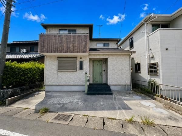 4LDK house in Ama, Aichi - Photo 1