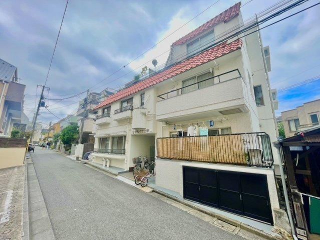 2LDK apartment in Setagaya Ward, Tokyo - Photo 1