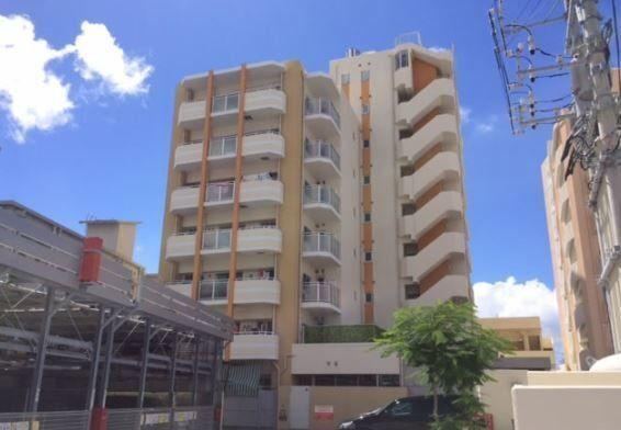 3LDK apartment in Tomigusuku, Okinawa - Photo 1