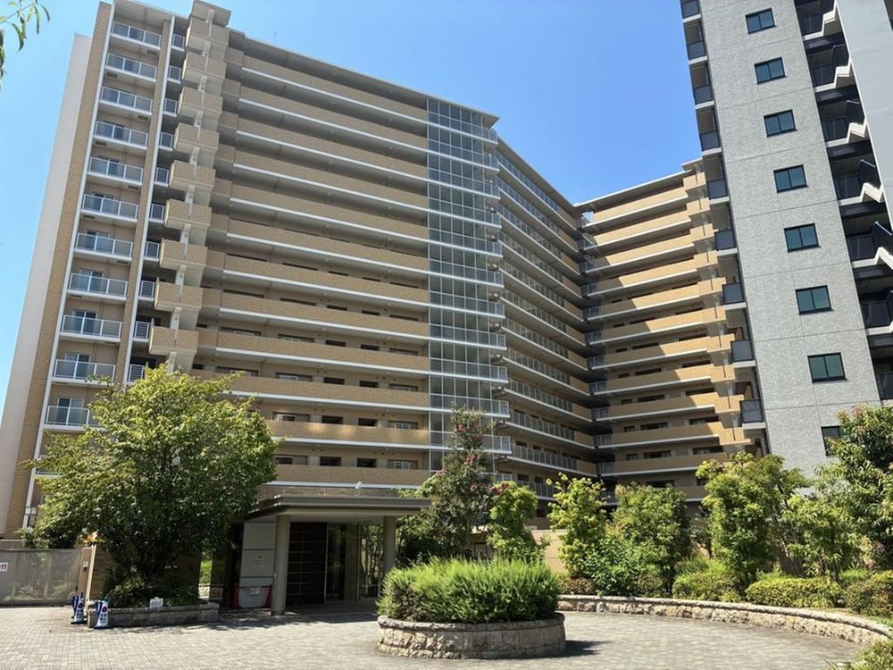 2LDK apartment in Konohana Ward, Osaka - Photo 1
