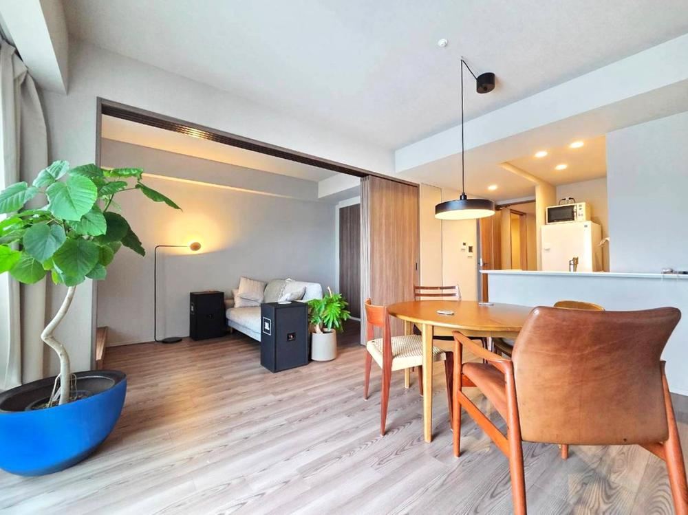 2LDK apartment in Joto Ward, Osaka - Photo 1