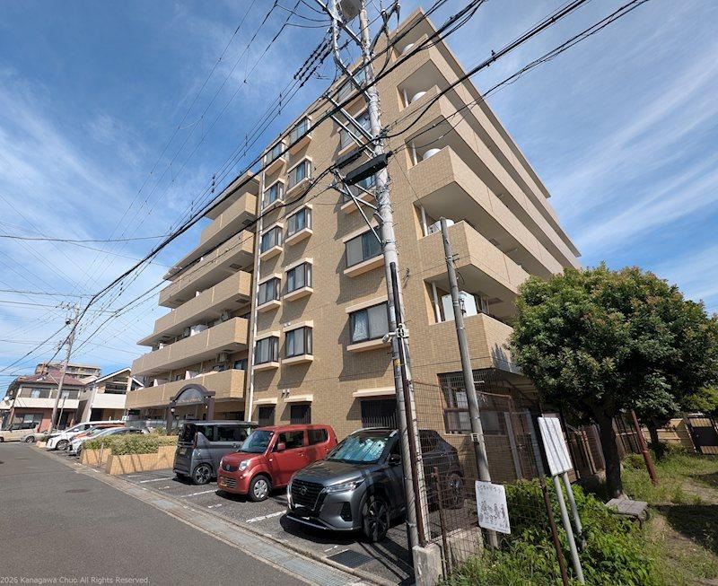2LDK+S apartment in Hiratsuka, Kanagawa - Photo 1