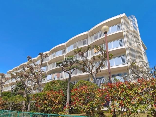 3LDK apartment in Yokosuka, Kanagawa - Photo 1
