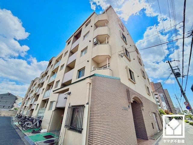 2LDK apartment in Amagasaki, Hyogo - Photo 1
