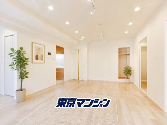 3LDK apartment in Nakano Ward, Tokyo - Photo 1