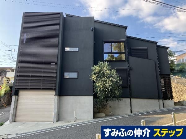 4LDK+S house in Tarumi Ward, Kobe, Hyogo - Photo 1