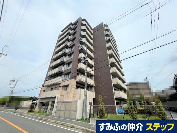 4LDK apartment in Hirakata, Osaka - Photo 1