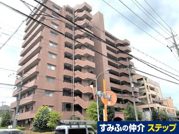 3LDK apartment in Neyagawa, Osaka - Photo 1